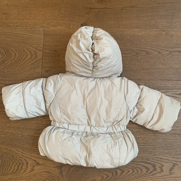 Baby Gap Girls Grey Puffer Coat with Bow, size 0-6 months - Picture 2 of 5